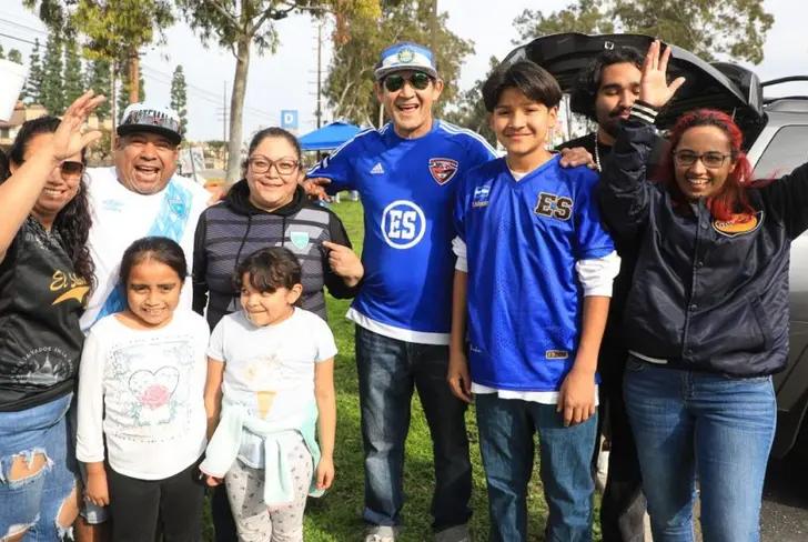 Afición presente en Carson, para ver a la Selecta Femenina