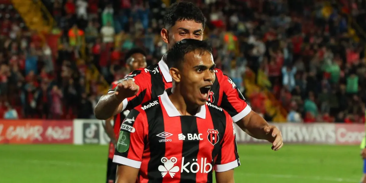 Desde su llegada al cuadro manudo, Menjívar ya ganó dos títulos, aunque su participación ha sido mínima en el terreno de juego, ayer celebró