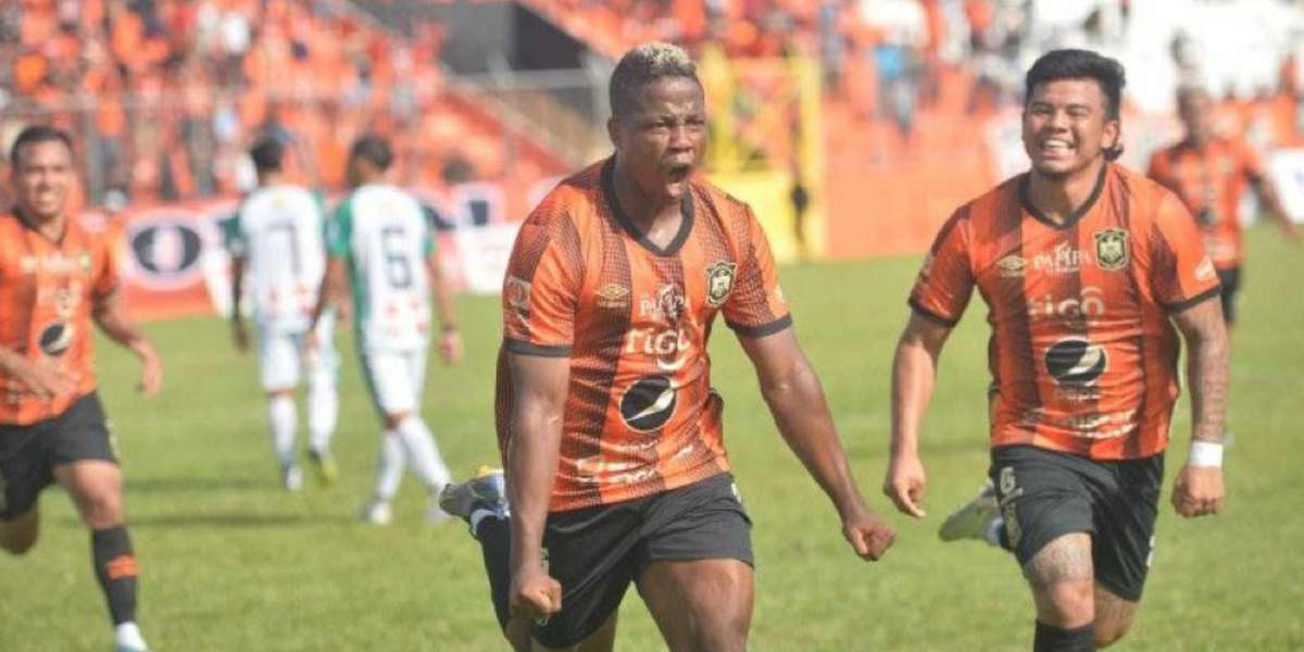 El cuadro emplumado es el líder absoluto del torneo Apertura 2023, aprovechó el tropiezo del 11 Deportivo ayer en Santa Ana, le saca 