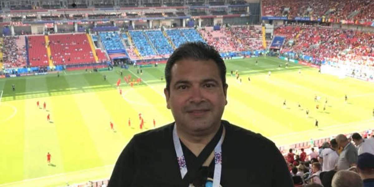 El salvadoreño lleva a una amplia trayectoria en los medios de comunicación internacionales pero hoy destaca en las narraciones de la MLS