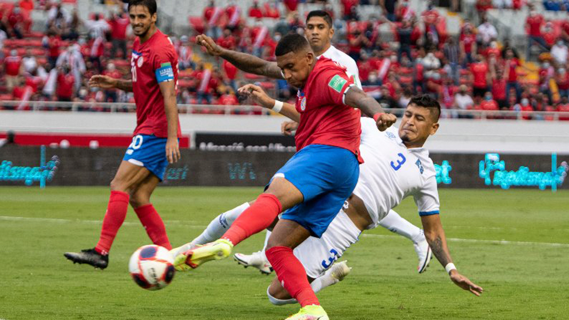 Mano a mano, así le ha ido a El Salvador en Copa Oro ante Panamá y